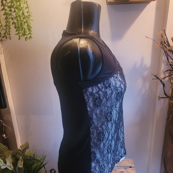 Suzy Shier Black Lace Sleeveless Top - Picture 4 of 7